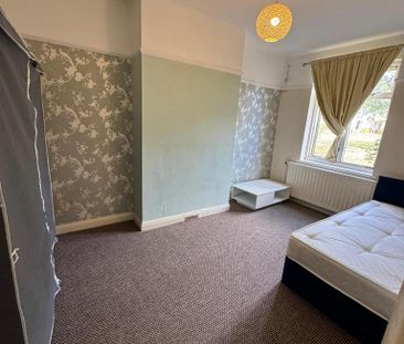 1 bedroom in a house share to rent - Photo 5