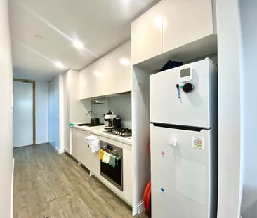 STUNNING APARTMENT IN GREAT LOCATION! - Photo 1