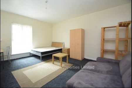 3 Bedroom Flats in Leeds - Photo 4