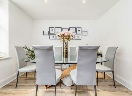 Richmond Hill Court - Photo 3