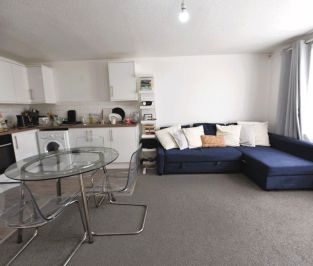 2 bedroom Flat in Calverley Ln, Leeds - Photo 4