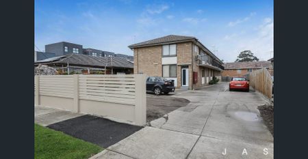 Low- Maintenance Lifestyle in Prime West Footscray - Photo 4