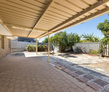 Freshly Painted 3x1 Home with Separate Lounge! - Photo 5