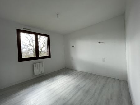 Location Appartement 4 pièces 90m² REQUISTA 12170 - Photo 2