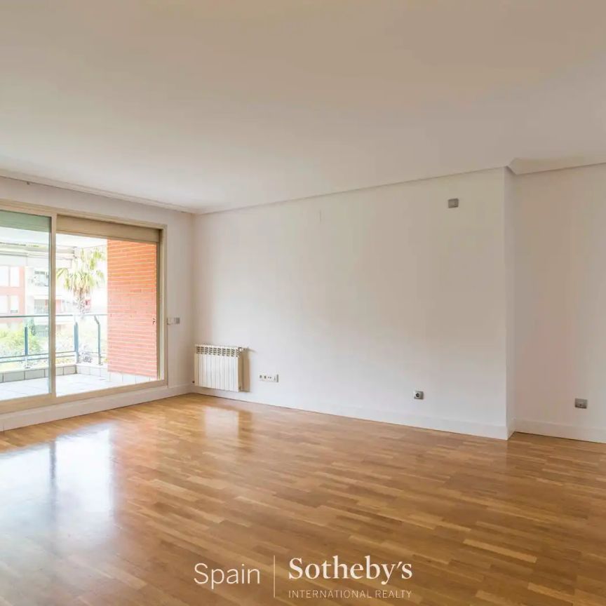 Apartamento de alquiler en Calle Picasso, Somosaguas - Photo 1