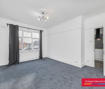 3 bedroom flat to rent - Photo 3