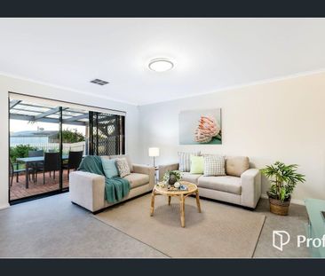 Cosy Three-Bedroom Home with Entertainer's Backyard - Hillbank - Photo 2