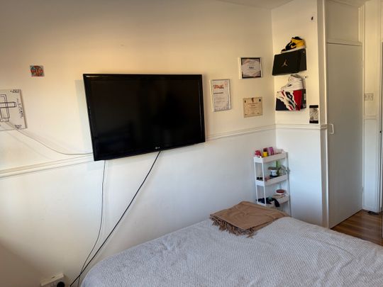 Room in a Shared House, Pear Court, SE15 - Photo 1