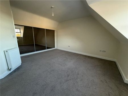 A 3-bedroom terraced property situated on the popular Comelybank Drive development. - Photo 5