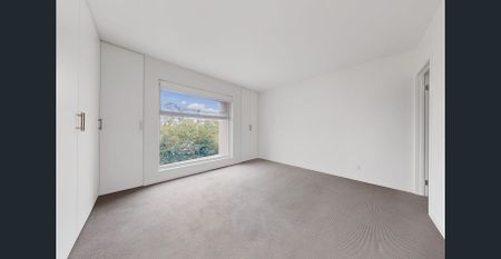 2 bedroom first floor apartment - Photo 2