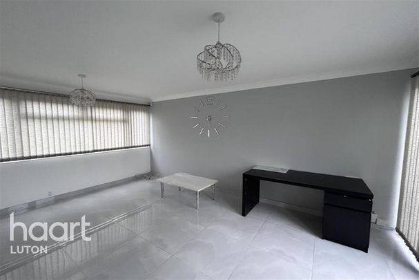 3 bedroom end of terrace house to rent - Photo 1