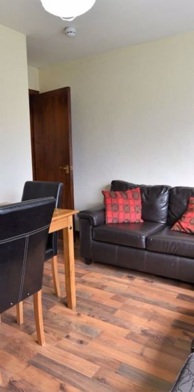 4 bedroom Flat in Grovewood, Leeds - Photo 1