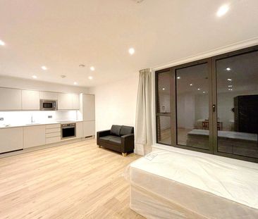 Farnborough Road, Farnborough, Surrey, GU14 - Photo 2