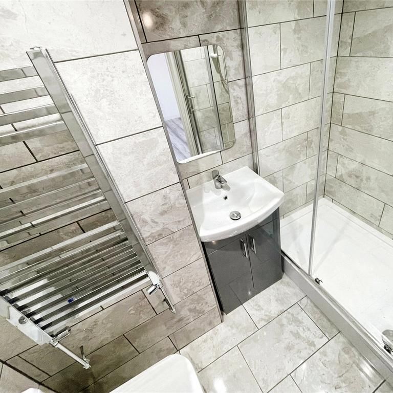 1 bedroom detached house to rent - Photo 2