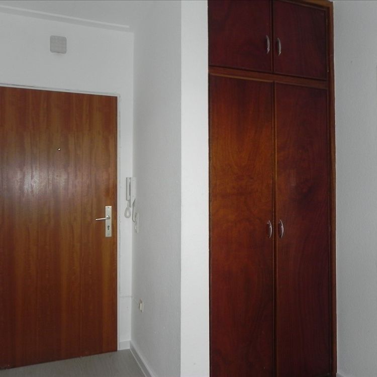 * CHARMANTE 1-ZI. PERLE MIT SONNENBALKON! 1.5 ZI Whg. KR-Fischeln, Bergheimer Str. * - Foto 1