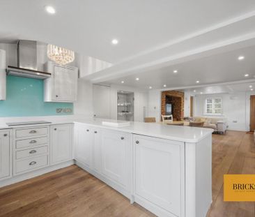 3 bedroom semi-detached house to rent - Photo 6