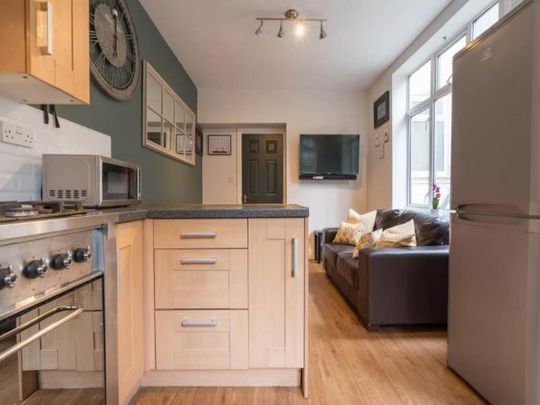 5 bedroom house to rent - Photo 1