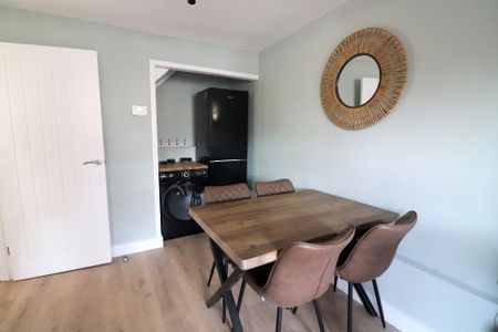 2 Bedroom Semi-Detached To Rent - Photo 2