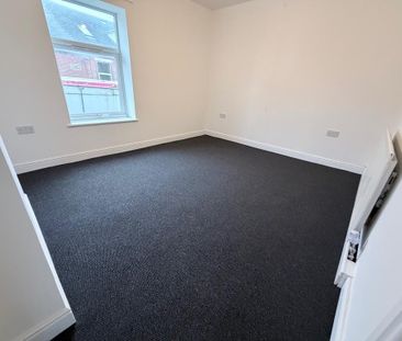 2 bedroom semi-detached house to rent - Photo 6