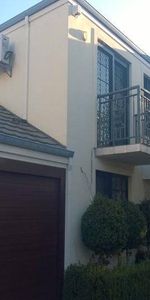 Furnished Room rental with only walking distance to Curtin Uni & Amenities! - Photo 3
