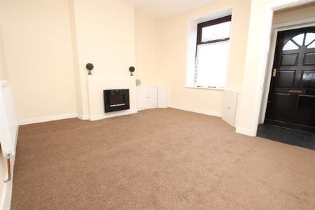 2 bedroom terraced house to rent - Photo 2