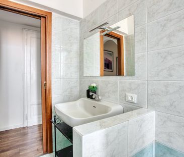 Large single room with window in Milan - Photo 3