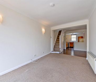 2 bedroom semi-detached house to rent - Photo 6