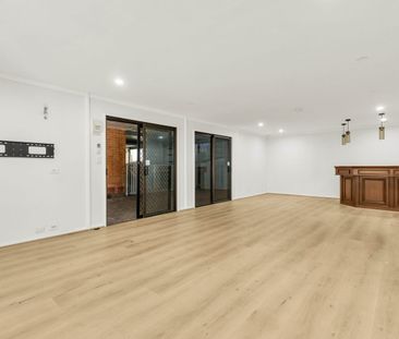 Spacious Family Home with fantastic Indoor–Outdoor Living! - Photo 5