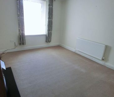 2 bedroom semi-detached house to rent - Photo 2
