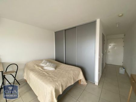 Location Appartement 1 pièce 28m² LE PORT 97420 - Photo 3