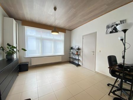 KNUSSE INSTAPKLARE RIJWONING MET TERRAS IN HET HARTJE VAN AARSELE - Photo 3