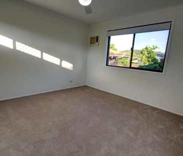 5 Meadowbank Street, 4152, Carindale Qld - Photo 6