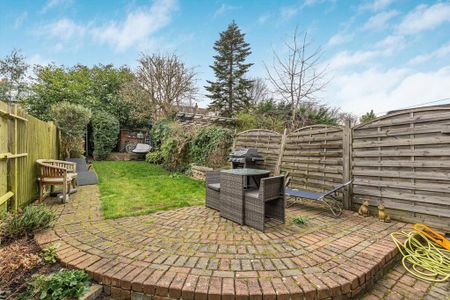 4 bedroom terraced house to rent - Photo 5