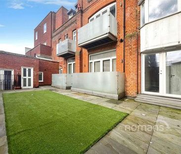 Cresset Court, High Street, Maidenhead, Berkshire, SL6 - Photo 6