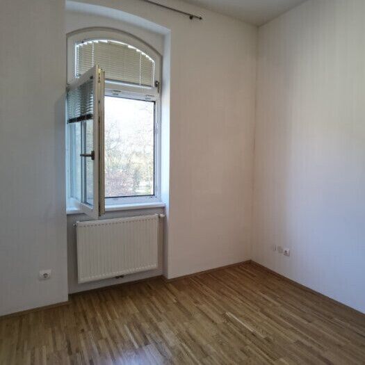 Provisionsfrei für den Mieter! 3-Zimmer-Wohnung in wunderschönem Altbau! - Photo 1