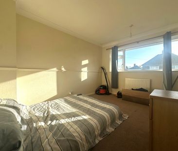 3 bedroom semi-detached house to rent - Photo 2