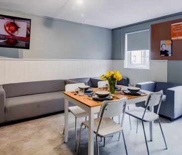 6 Bed Townhouse Standard - Photo 3