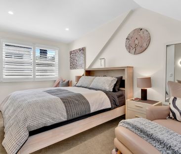 Modern Living In Prized Location - Stunning Four Bedroom Home - Photo 5
