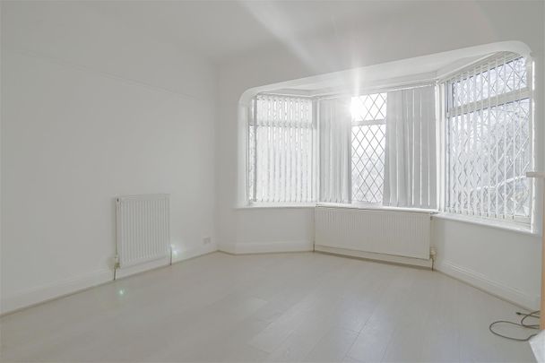 Manchester Road, Swinton - Photo 1