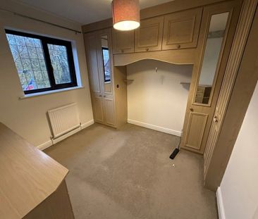 West Vale, Radcliffe - Photo 2