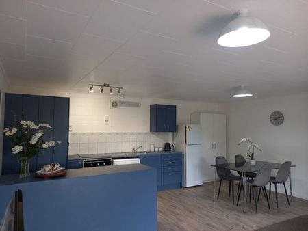 "Ready to move in - fully furnished unit" - Photo 2