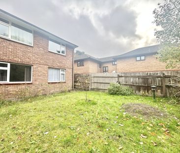 Pine Drive, Southampton - Photo 2