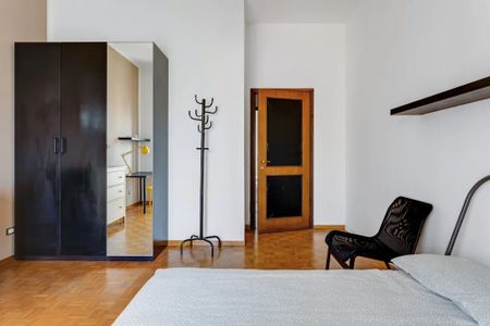 Via Curtatone, Milan, Lombardy 20122 - Photo 2