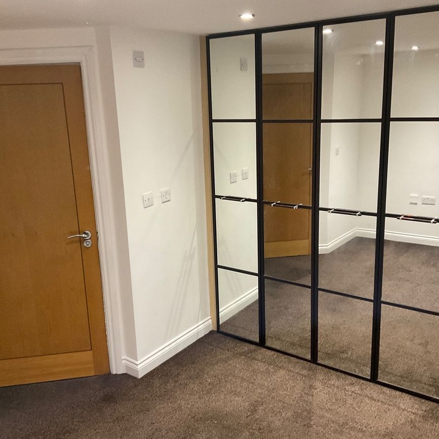 2 Bed Flat, Hyde Road, M12 - Photo 1