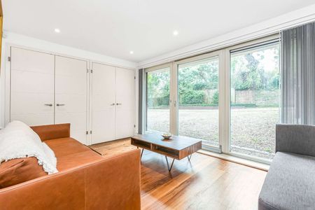 Carlile Place, Kings Road, Richmond, Surrey, TW10 6GU - Photo 2