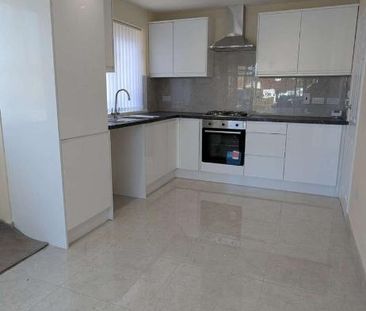 Luton, Bedfordshire, LU5 - Photo 2