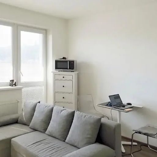Pronájem bytu 2+kk s parkovacím stáním na Rybářské Brno - Photo 1