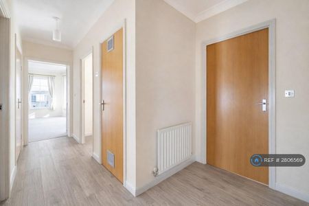 2 bedroom flat to rent - Photo 4