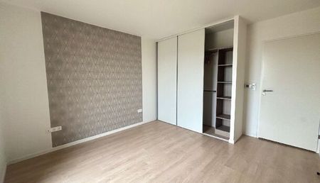 Appartement 4 pièces 80m2 REIMS 1 000 euros - Photo 3