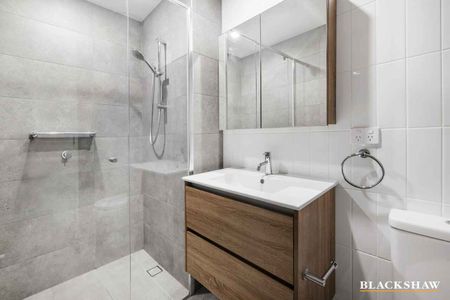 Luxury Two-Bedroom Apartment with Lifestyle Perks - Photo 5